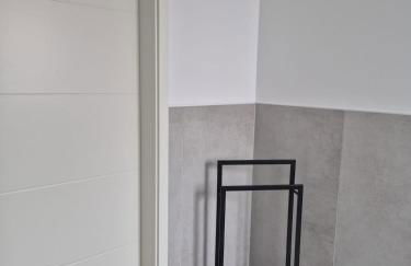 Luxsuite Still und Komfort 2 Balkon Elektrogrill Tischfussball TV-75 Zoll - Foto 28