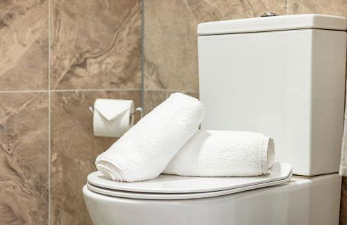 ROOMS NEAR ME - Entire place, kitchen & washroom with amenities, smart tv, fast Wifi, parking nearby - Foto 29