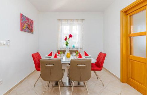 2 Bedroom Lovely Home In Musalez - Foto 18