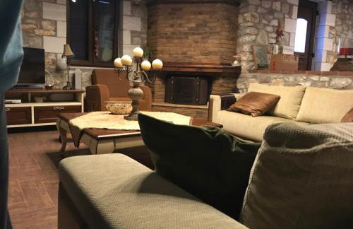 Petrines Villes Avramilias - Photo 60