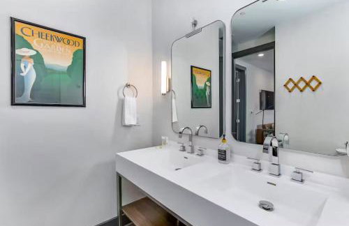 Nashville Oasis at The Muse Modern 2BR with Balcony Rooftop Views - Foto 9