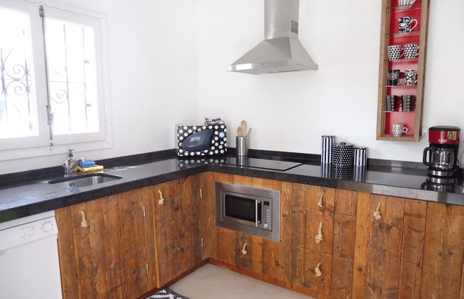 Villa in Cala Tarida With Private Pool & Sea View - Photo 8