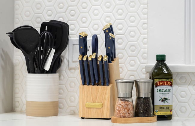 Luxe Backyard Oasis w/ Hot Tub Chic Design South Park Sanctuary - Foto 15