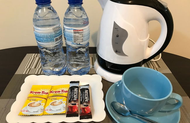 Condo Unit With Balcony in Manila - Photo 23