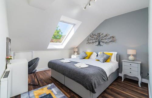 Beautiful Flat Town Centre 55 inch Smart TV + Netflix - Photo 8