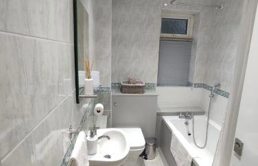 Sheffield Arena Meadowhall Interchange with off road free parking & CCTV - Foto 9