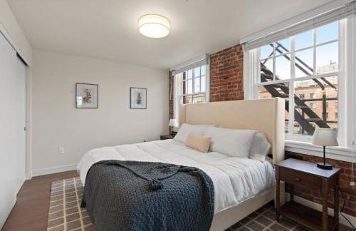 Luxury w King Beds, Pool Table, Central Downtown! - Foto 7