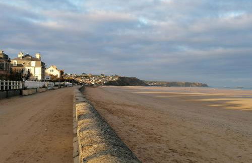 L'effet mer Maison rénovée lumineuse tout confort belle terrasse grand jardin clos sans vis à vis parking jeux pour enfants 5 mn à pied de la plage d'Asnelles et centre bourg - proche Bayeux au coeur des plages du débarquement - Foto 50