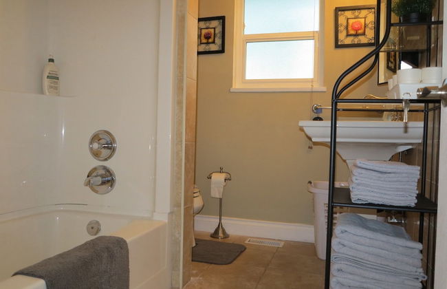 Sweet Home - 3 Bedroom - Photo 25