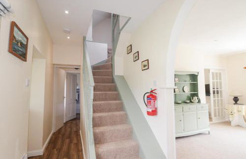 South Cottage - Photo 4