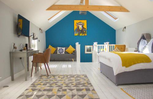 Rainbow House - Entire Place - Photo 5