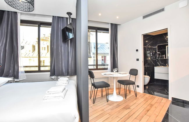 Chic Studio w/ Jacuzzi - 2P - Near Palais Garnier - Photo 3