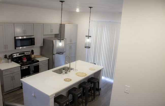 Stunning 4-BR Houses with On-Site Pool - Foto 15