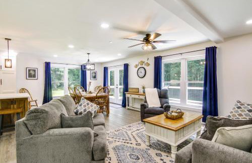 Hot Tub Haven 2 Mi to Beach! Christys Cottage - Foto 9