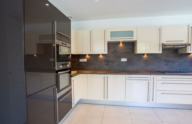 4 bedroom House in Bormes-les-Mimosas with private pool and garden - Photo 13