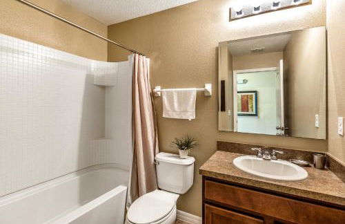 Family Friendly - South Facing Pool - Game Room - Gated - Near Disney - Foto 20