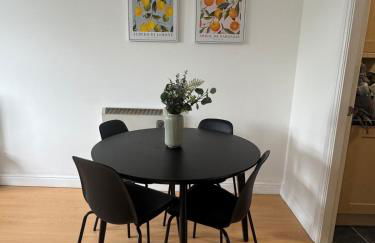 2 bed - 2 bath, gated parking, M62 J27 - Foto 14