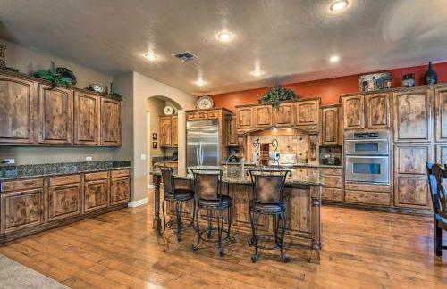 Heated Pool and Putting Green Luxe Gilbert Home - Photo 6