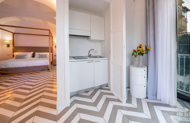 Luxury Villa with Penthouse, Pools and Sea View - Photo 51