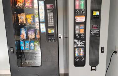 Gated 1 King Bedroom 1 Bath Apt with Full Kitchen 129 - Foto 6