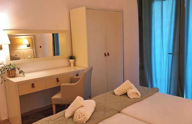 Ever Green Beach Apartments - Photo 2