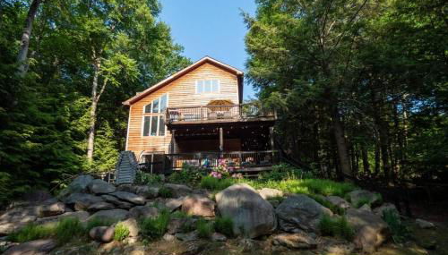 Whimsical Lakefront Chalet - Foto 2