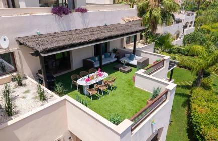 VACATION MARBELLA I Private HEATED Swimming pool, Walking distance to Puerto Banus, Security 24-7, BBQ, WiFi - Photo 12