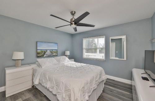 100 steps to beautiful Indian Rocks Beach, oceanside, 2 bedroom updated condo - Foto 11
