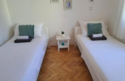 Apartments Ana Žaborić, 50 m od šljunčane plaže - Foto 27