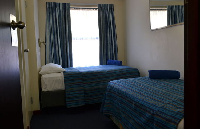 Dolphin Lodge - Photo 26