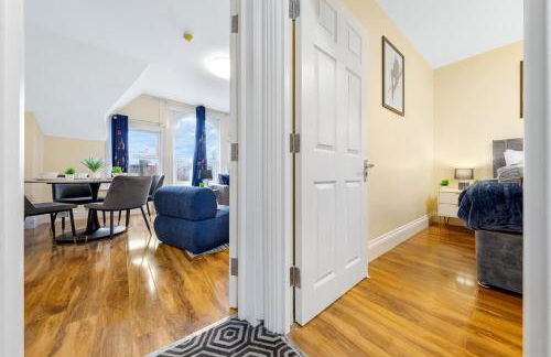 Lovely 4-BR Home In Leyton - Sleeps 14, Near Tube, Arcade, 100inchTV - Foto 10