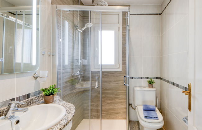 4 bedroom House in Castelló d'Empúries with private pool and garden - Photo 30