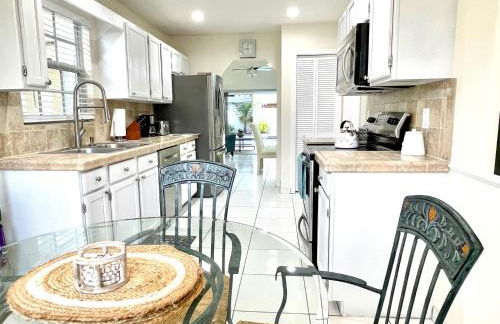 Perfect Jupiter Vacation House with Private Pool - Photo 10