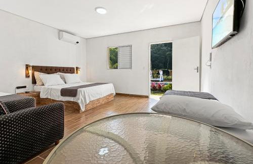 Sítio com Churrasqueira, Piscina, Lago e Natureza - Foto 14