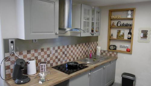 Chez Jérôme, au pied de la cité médiévale - Foto 5, stove