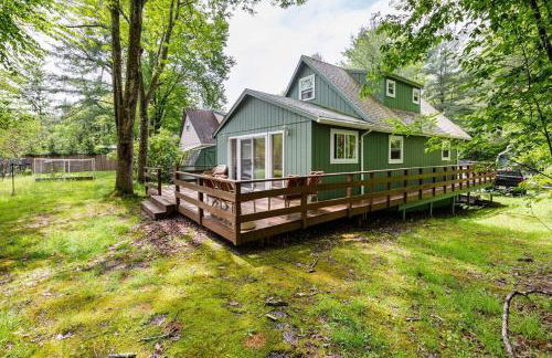 Lakefront with Lots of Light and Private Dock Access - Foto 50