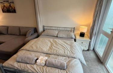 1st floor studio flat in Crawley! Close to Gatwick - Foto 8