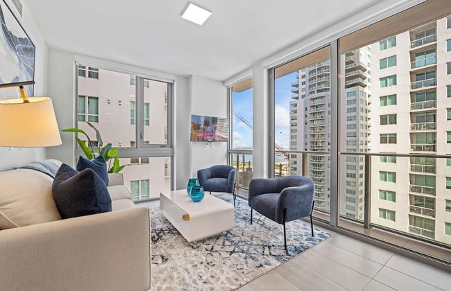 Modern High-Rise Condo with Pool/Gym, in Central DT MIAMI! - Photo 35