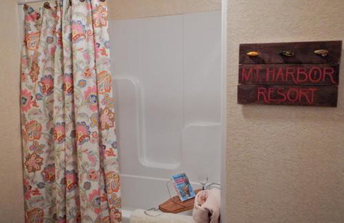 C21, Three bedroom, three bath log-sided, luxury Harbor North cottage with hot tub cottage - Foto 48