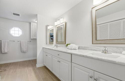 Charm and Old Florida Vibe , Heated Pool & Spa - Villa Parisian Paradise - Roelens - Photo 29