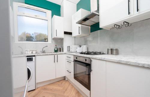 Exotic 4BD, Etihad, Coop Arena - TV in all Rooms and Outdoor Dining - Foto 11