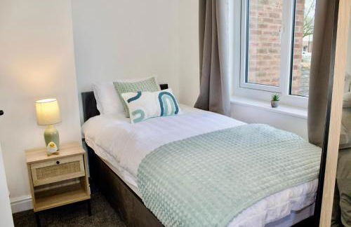 Cosy 2-Bed Home Near St Helens Centre - Free WiFi - Foto 22