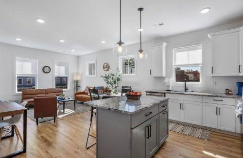 Duplex with Balcony and Spacious Dog-Friendly Oasis! - Foto 17