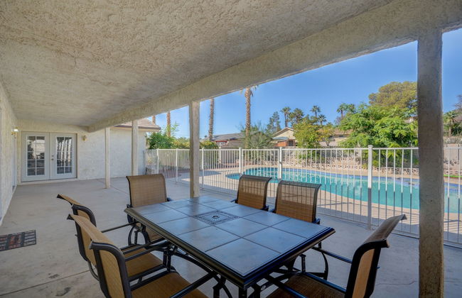Luxurious 4BR House with Large Pool Near Strip - Foto 15