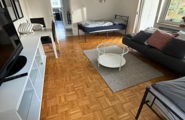 Monteurwohnung bei Köln, Düsseldorf WLAN, Parkplatz, Küche, TV - Foto 2