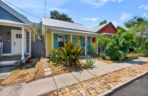Casa Amarillo l Steps to Historic District - Photo 19