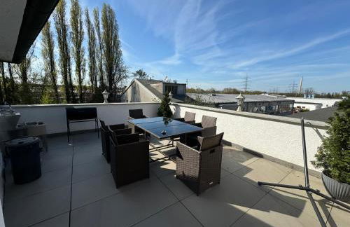 120qm Geräumige Wohnung & Balkon & Parkplatz - Foto 2