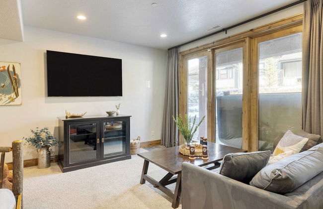 Blue Skies Lakeside Family-friendly Getaway w/ Hot Tub & BBQ - Foto 11