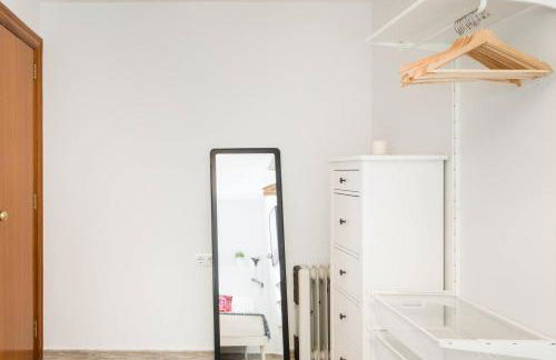 Charming Apartment With Vibrant Accents - Photo 9