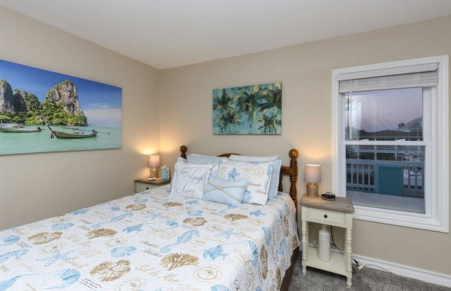 Dolphin Paradise - Photo 2